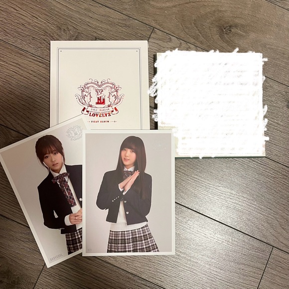 Lovelyz 1st Full Album - Girls’ Invasion (Full Inclusions) [OOP] - Picture 2 of 2